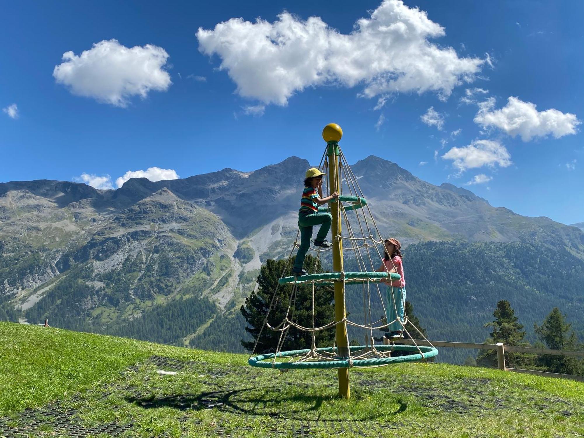 Randolins Familienresort Сейнт Мориц Екстериор снимка